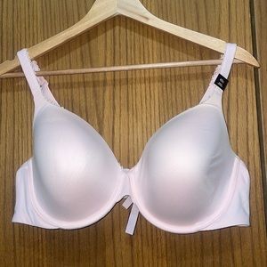 ❤️‍🔥❤️‍🔥2 for $35❤️‍🔥❤️‍🔥 Victoria’s Secret light pink bra